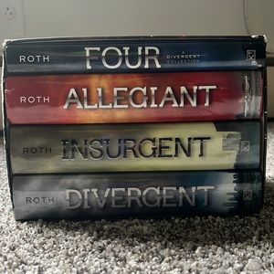 *SOLD* Divergent Series Hardback books